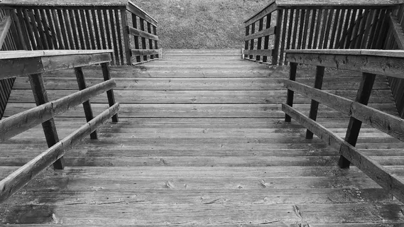 楼梯，木梯，完成，黑色和白色