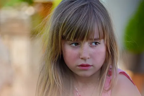 人，人类，儿童，女孩，金发，脸，视图，肖像