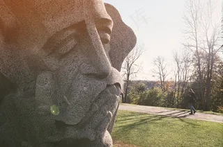 雕像,历史遗迹,纪念碑,自然/人文景观,桁架,一位老人的石雕