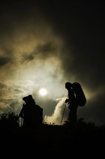 剪影，背包，徒步，登山者，日落