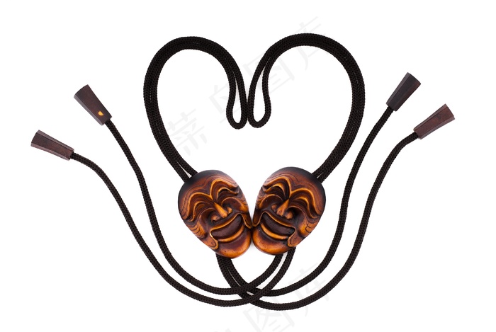 记者Heesoo Jung，Tal，项链，传统面具