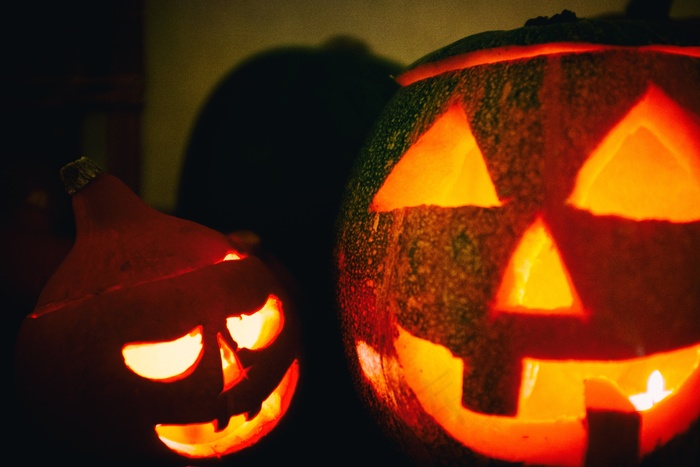 南瓜灯,南瓜,水晶工艺品,灯笼,生日蜡烛,万圣节南瓜在晚上的清晰镜头