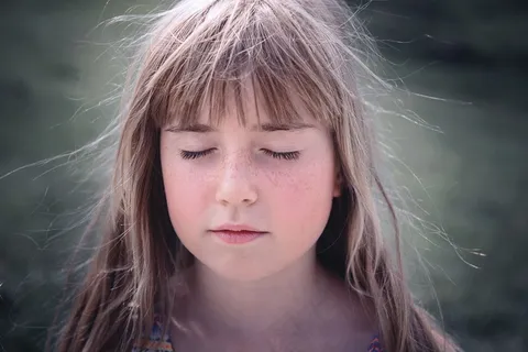 人，人的，女性，女孩，金发，长长的头发，脸