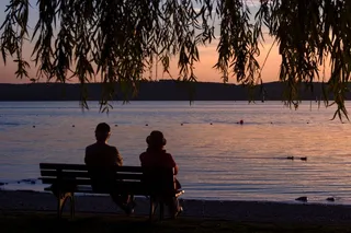 日落，博登湖，Unteruhldingen，湖，银行，坐