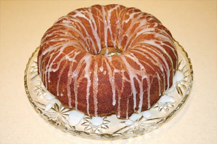 蛋糕，橙色蛋糕，糖粉，烘烤，甜点