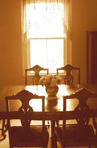 居家室内,餐桌,吸顶灯,室内一角,椅子,饭厅