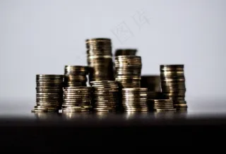 五金,瓶子,螺母,铜螺母,自动车床件,成堆的硬币和阴影