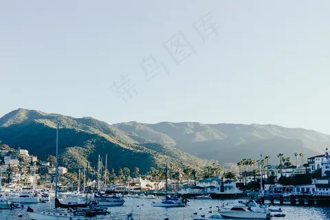 天空,风景,居民楼,山峦,树,海山湾船 天空,风景,居民楼,山峦,树,海山湾船