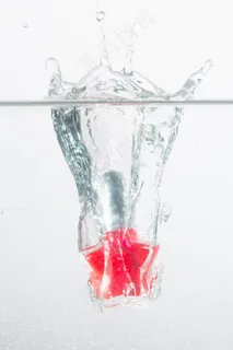 水,注入,红色,喷雾,水溅,溢出 水,注入,红色,喷雾,水溅,溢出