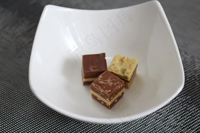 巧克力，巧克力，轻咬，糖果，巧克力果仁糖