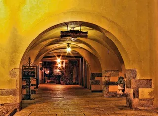 坎诺比奥，门廊，夜，建筑