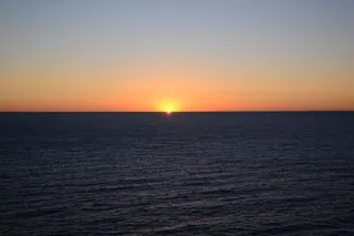 日出，万里无云，海洋，橙色，黎明，天空，蓝色