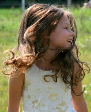 女孩，长长的头发，动态，微笑，美女，夏天，儿童