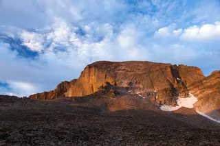 山，高地，雪，岩石，碎片，材料