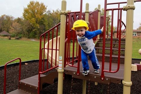 健身器材,滑梯,交通护栏,游乐场,卡通动漫人物,埃尔贝里佩奇布兰奇公园