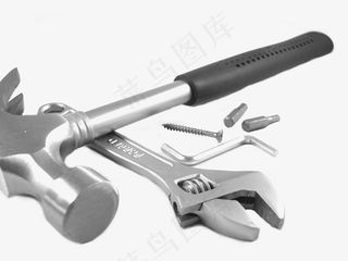 锤子，扳手和白色背景上的钉子