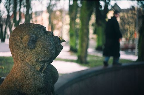 雕像,山峦,拴马柱,中式传统建筑,低地大猩猩,公园里的石头雕像