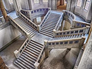 楼梯，楼梯，建筑物，室内，里面，人类发展报告