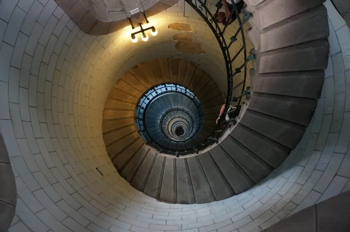 灯塔，灯塔，楼梯