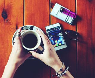 手，手，Cup，咖啡，珠宝，珠宝，戒指