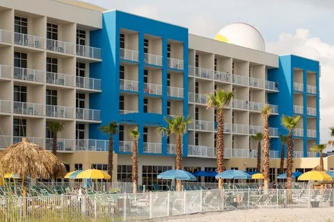 华尔顿堡滩假日酒店度假村，海滨