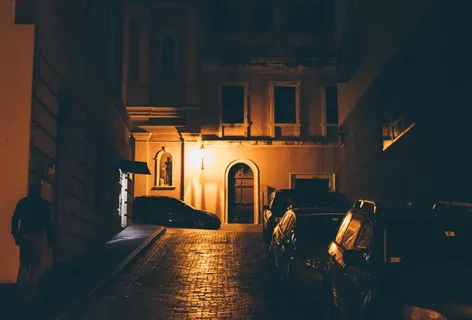 现代建筑,合照,街道,轿车,卡通动漫人物,晚上街 现代建筑,合照,街道,轿车,卡通动漫人物,晚上街