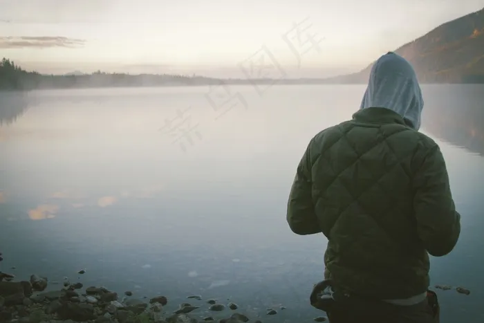 湖泊风景，水，家伙，男子，连帽衫，夹克，山