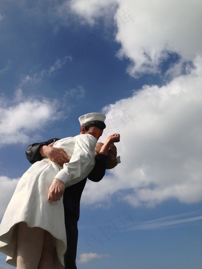 吻，吻，爱情，战争