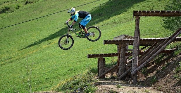 自行车，人类，リボンとユーロ，体育，自行车公园，障碍，跳转