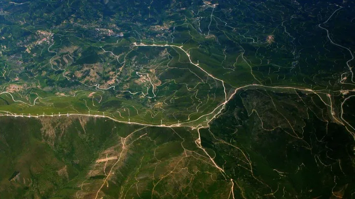 鸟瞰图，山脉，岭，风力发电机，方式