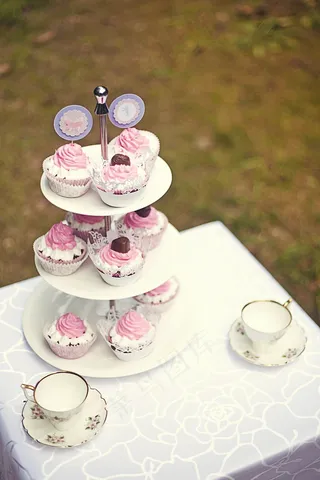 骨瓷,蛋糕,碗碟,厨房用具,在花园的桌子上的蛋糕