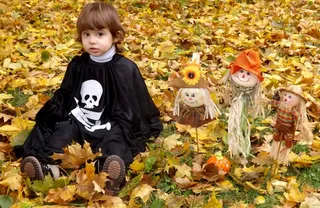 巫婆，万圣节，儿童，女孩，秋，叶子，披风