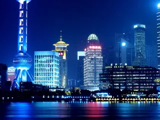 上海，东方明珠电视塔，夜景