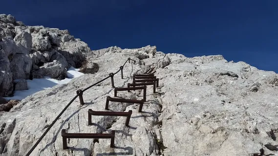 攀爬,阿尔卑斯山,头部,*梯级,踢 攀爬,阿尔卑斯山,头部,*梯级,踢