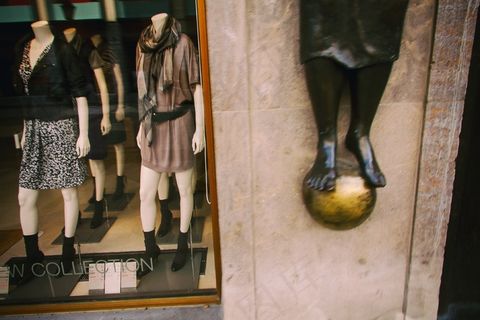 商店商场,橱窗模特,雕像,地铁车厢,浴室镜,人体模特的橱窗