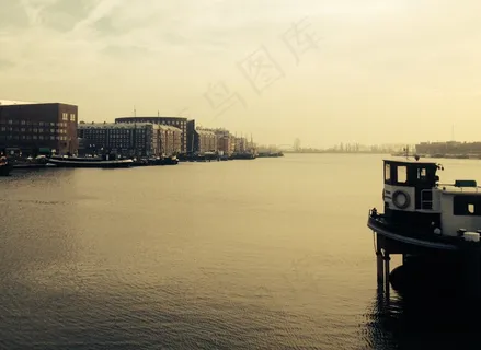轿车,天空,江河,街道,居民楼,海上城市水上船 轿车,天空,江河,街道,居民楼,海上城市水上船