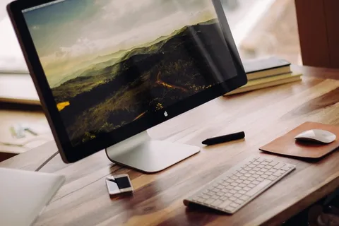 苹果，苹果机，电脑，台式机，显示器，屏幕