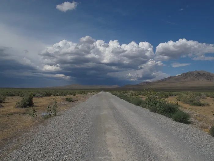 道路，公路，云团，天空，风光，旅程，旅行