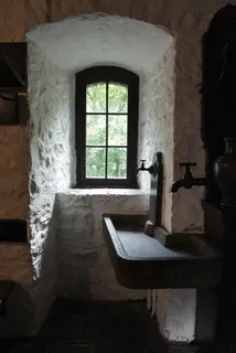 城堡，青年旅社，窗户，浴室水槽，旧