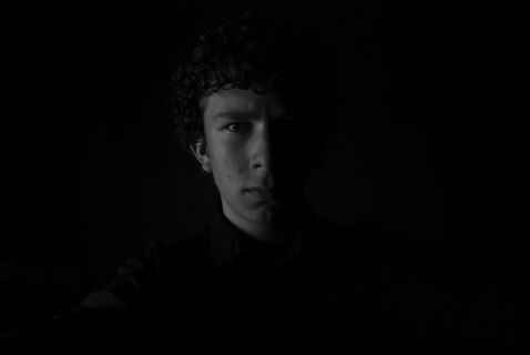 自画像，单色，黑色，白色，低调，一个