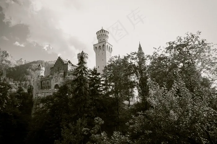建筑,树,纪念碑,山峦,天空,BW云下的幻想城堡