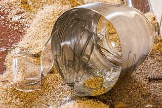 破碎，溢出，错误，破碎，螺旋，断裂，掉落