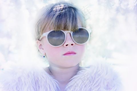 リボンとユーロ，人类，女孩，脸，金发，眼镜，意见，歌剧女主角