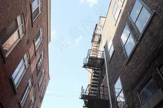 城市街道,建筑,巷道,白云,居民楼,建筑走火梯