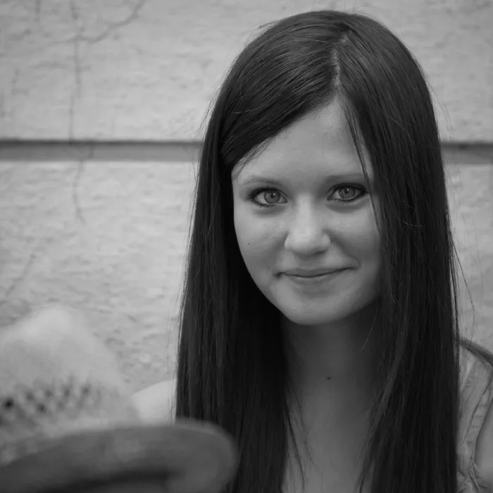 蒙马特，杜特尔广场，女人，年轻女子，微笑