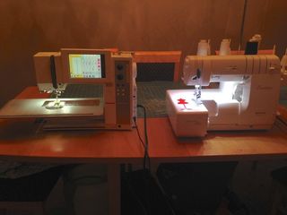 台灯,桌子,餐桌,椅子,板式办公家具,缝纫机