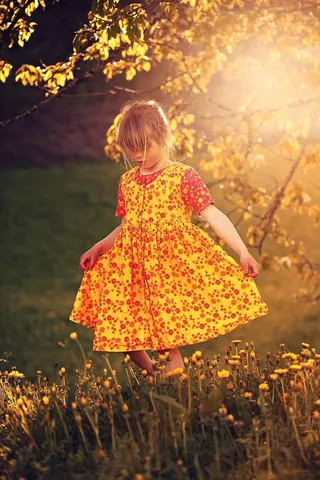 人，人的，儿童，女孩，连衣裙，草地，自然