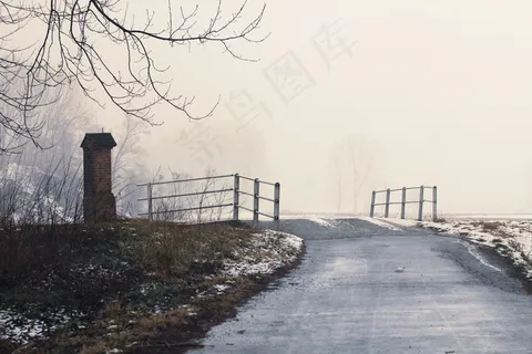 长凳,纪念碑,铁锹,冰雪,雪树银花,寒冷的雪桥冬天 长凳,纪念碑,铁锹,冰雪,雪树银花,寒冷的雪桥冬天