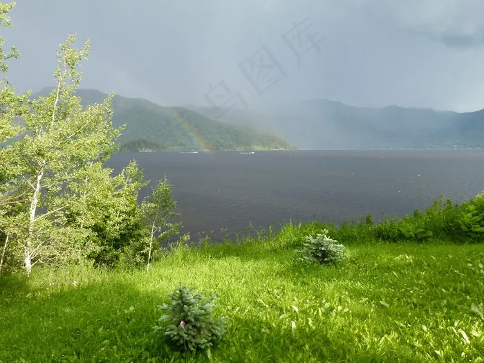 雷暴，雨，彩虹，卡尼姆湖