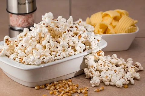 爆米花,小吃,咸,食品,吃,美味,白色,玉米 爆米花,小吃,咸,食品,吃,美味,白色,玉米